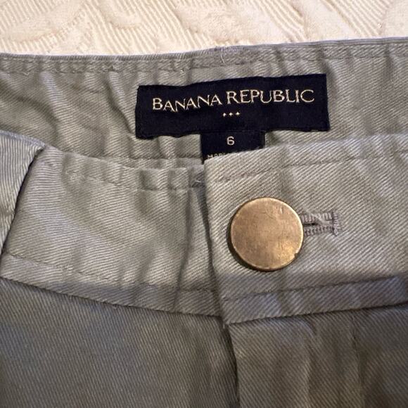 Banana Republic Army Grayish Green Shorts Women’s Size 6 - Picture 2 of 3